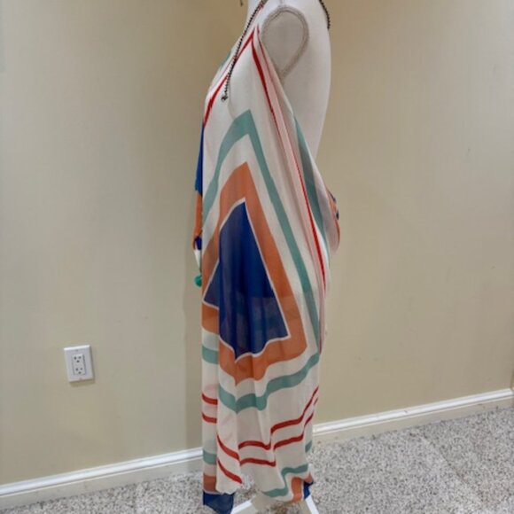 Pool to Party Coverup by Subtle Luxury OS - Picture 5 of 12